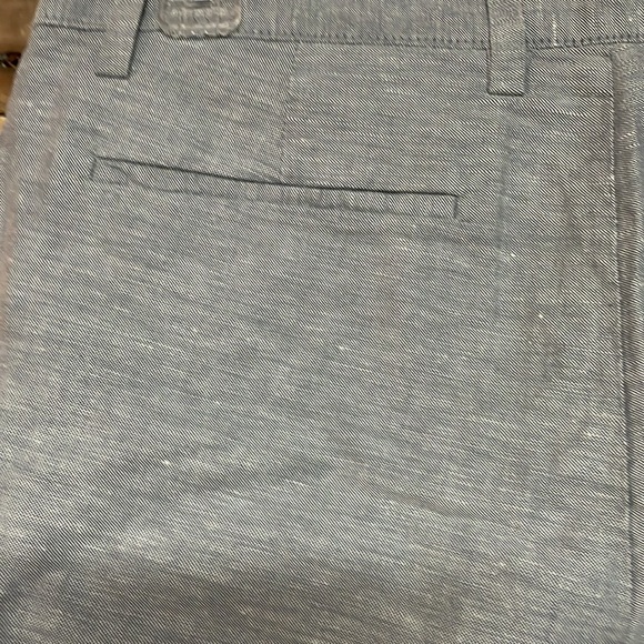Banana Republic size 32 Gray City Straight Fit 11” Short with front&back pocket - Picture 5 of 9